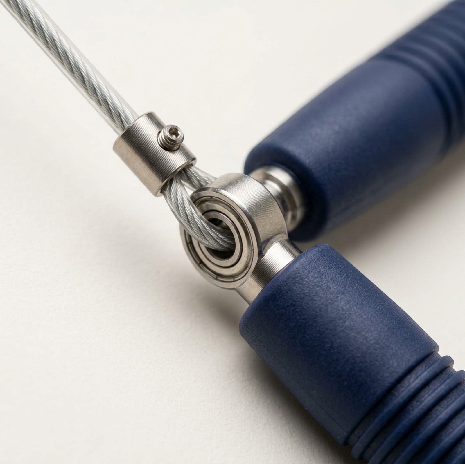 Vlynd Silverline Coated Steel Jump Rope Adjustable 10 ft Blue - Detail view